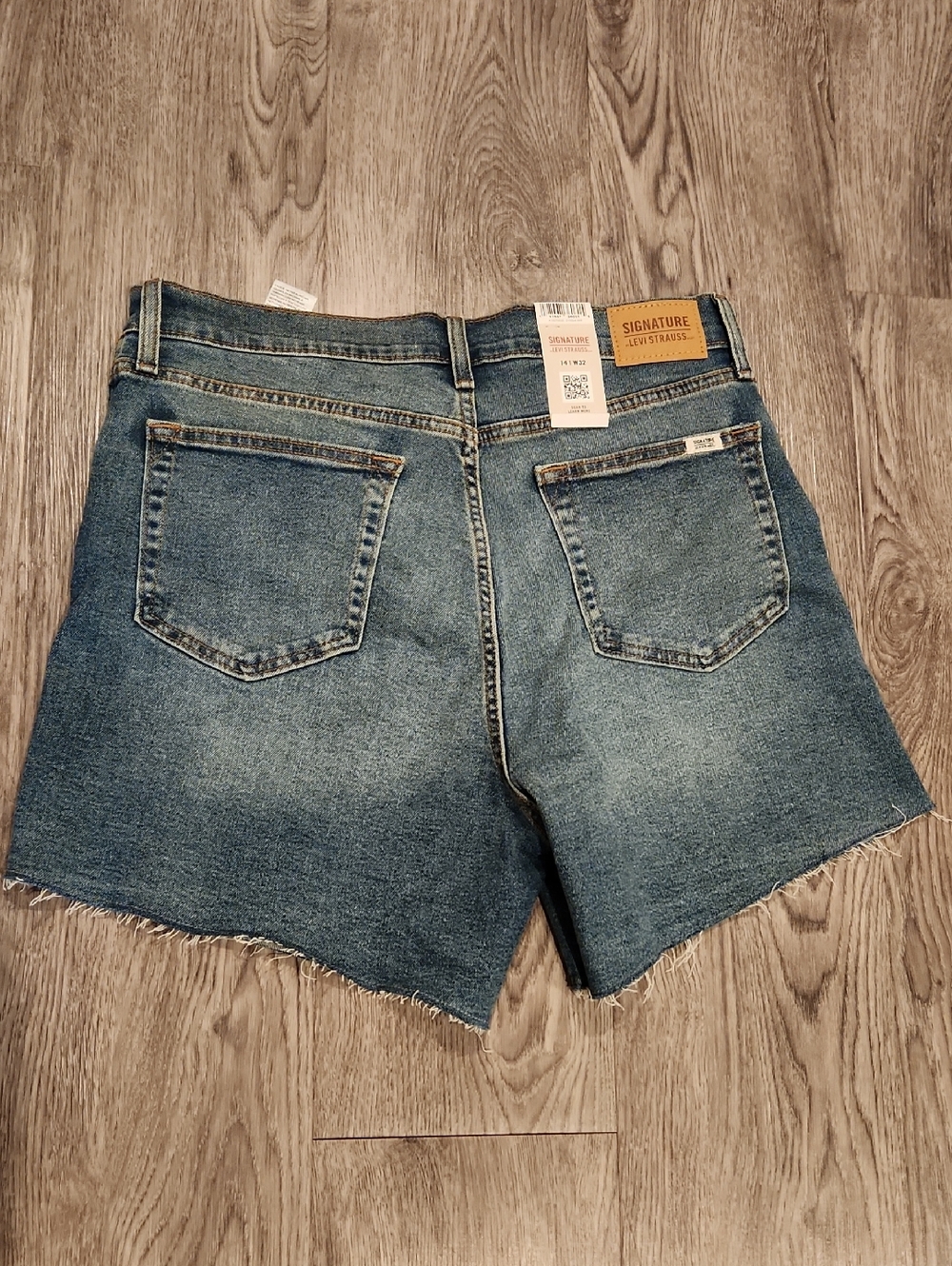 NWT- Signature by Levi Strauss Distressed Denim Cutoff Shorts - Size 14